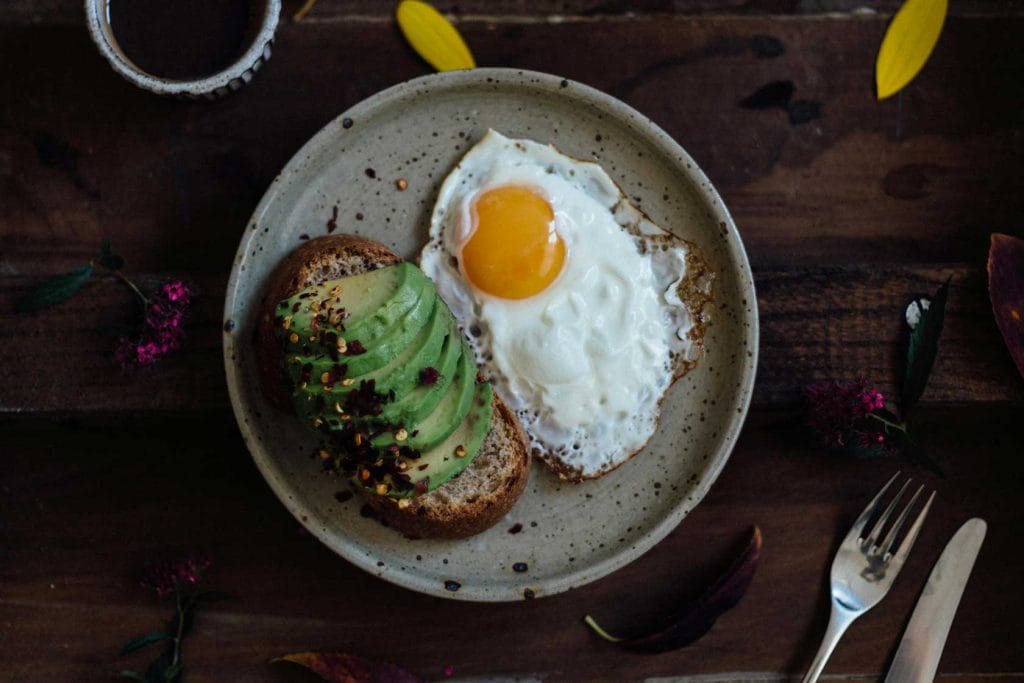 poêles anti-adhésives pour les œufs au plat,